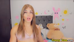 Tranny Beauty Sensual Masturbating Session